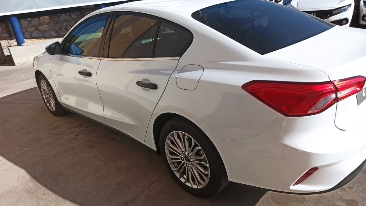 Ford Focus  Uyumlu 2019+ Kapı Kolu Pıano Black(Smart Key)