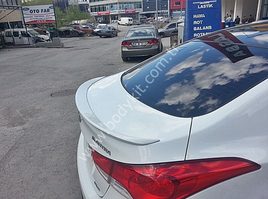 Hyundai Elantra Uyumlu Yedek Parça Spoiler
