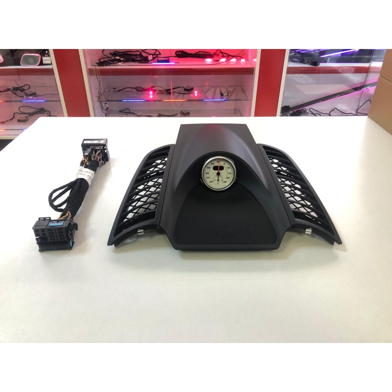 Porsche Cayanne Uyumlu  2011-2017 Kasa(siyah) Saat (beyaz)