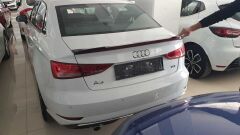 Audi A3 Sedan 2013-2019  Uyumlu Yedek Parça Led Spoiler Piano Black