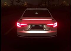 Audi A4 2016-2019 Uyumlu Led Spoiler Parlak Siyah