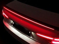 Audi A4 2016-2019 Uyumlu Led Spoiler Parlak Siyah