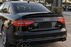 Audi A4 2012-2015 S4 Uyumlu Spoiler Parlak Siyah
