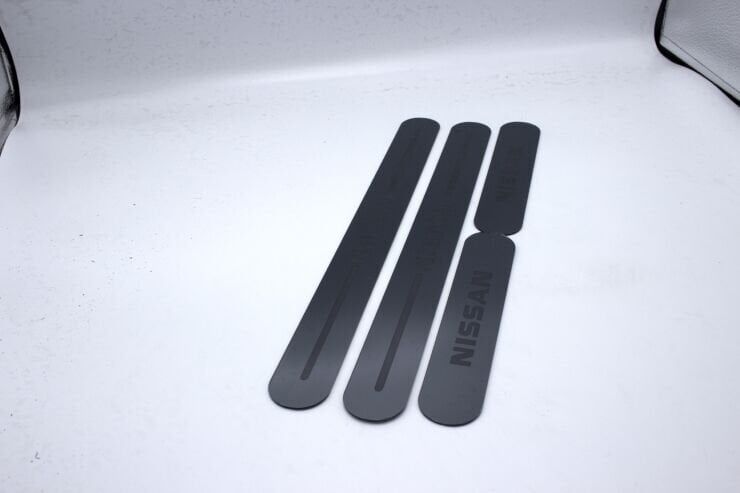 Nissan Füme Işıksız Kapı Eşiği