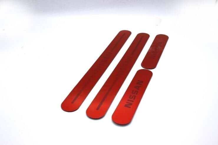 Nissan Kırmızı Işıksız Kapı Eşiği