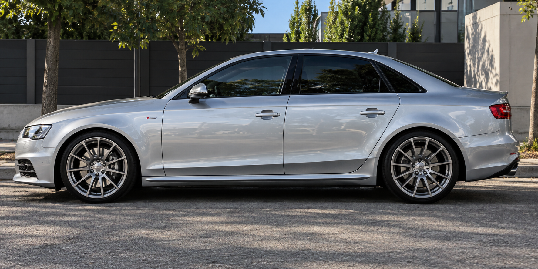 Audi A4 B8-B9 2008 - 2016  Uyumlu Rieger Marşpiyel Plastik Boyasız