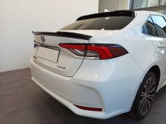 Toyota Corolla 2019+ Uyumlu Yedek Parça Cam Üstü Spoiler (Piano Black)