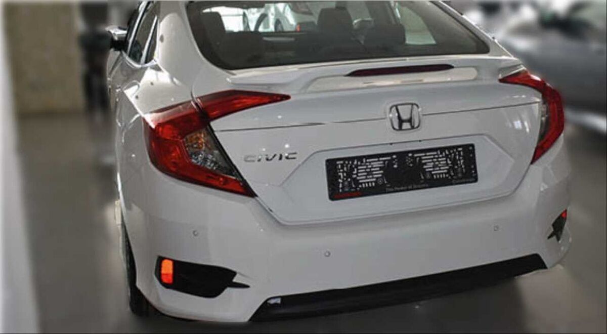 Honda Civic Fc5 Uyumlu Orta Boy Işıklı Spoiler (Boyasız)