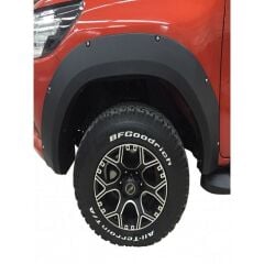 Toyota Hilux 2015-2021 Uyumlu Yedek Parça Çıkıntılı Civatalı Çamurluk Kaplama Dodik