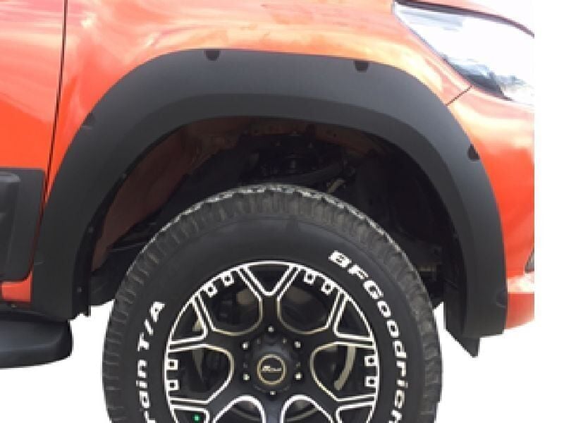 Toyota Hilux 2015-2021 Uyumlu Yedek Parça Çıkıntılı Civatasız Çamurluk Kaplama Dodik 2.5 cm