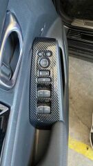 Honda Civic Uyumlu 2022 Cam Düğme Kaplama- Karbon