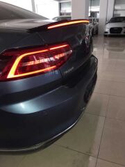 Volkswagen Passat Uyumlu Yedek Parça Led Spoiler Parlak Siyah