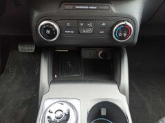 Ford Focus Uyumlu Yedek Parça Telefon Şarj Kiti