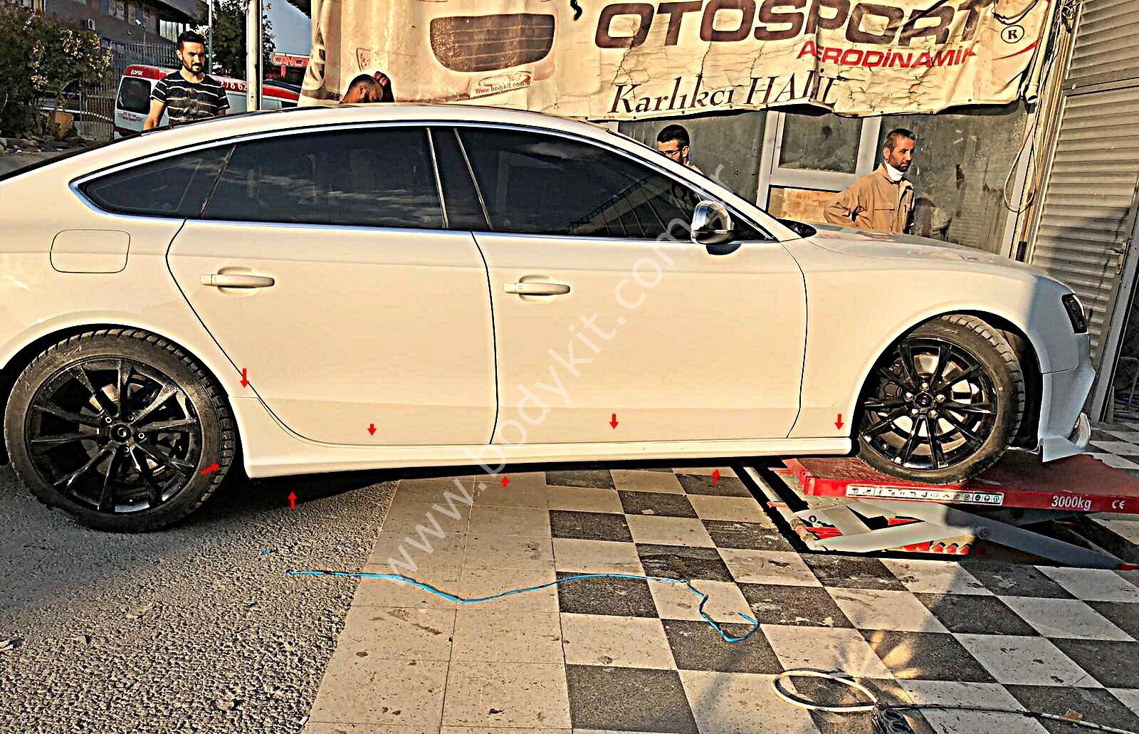 Audi A5 Uyumlu RS5 Marşpiyel