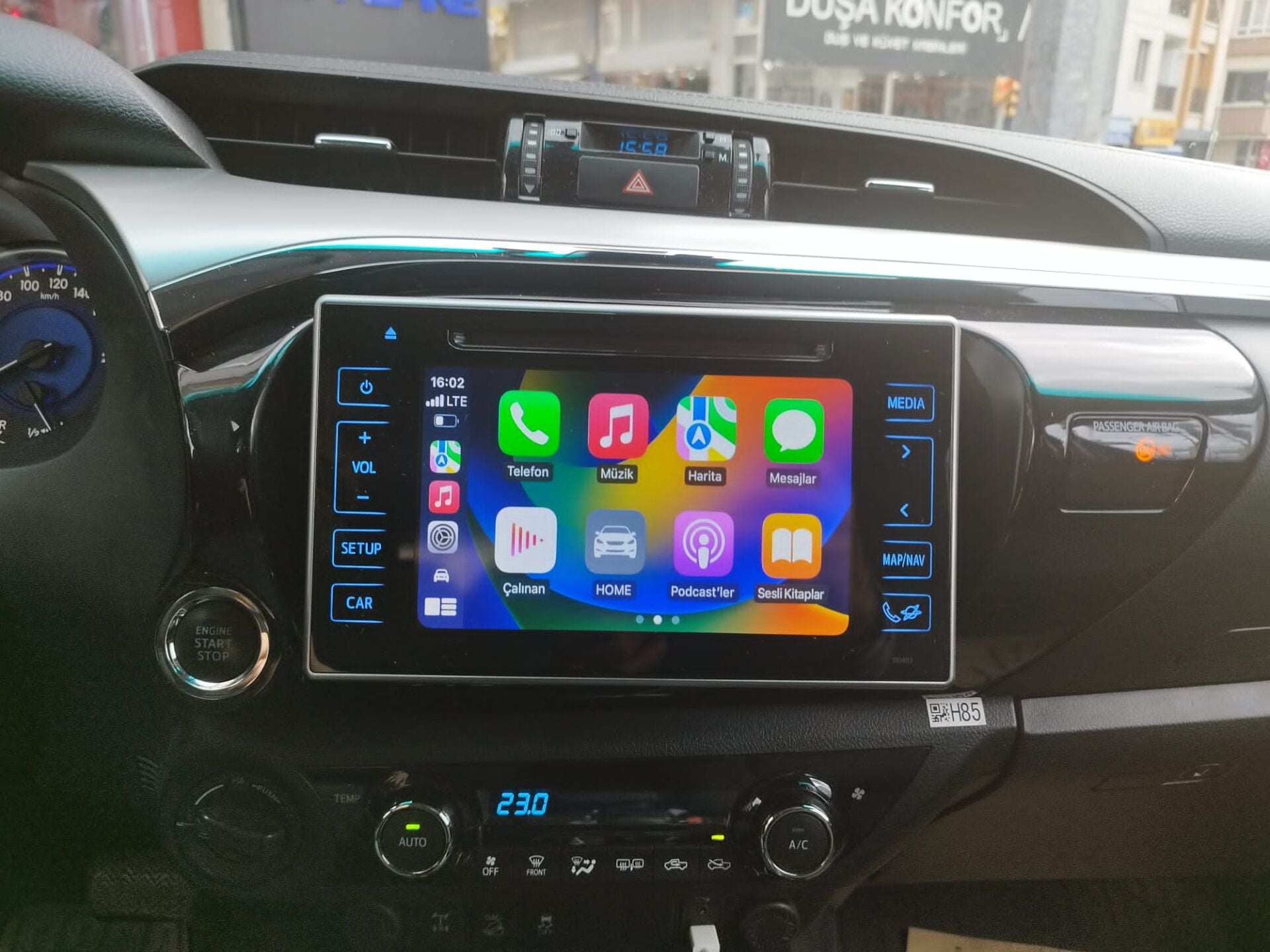 Toyota Hilux Orjinal Ekrana Carplay+And.Auto İnterface