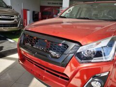 İsuzu D-Max 2018+ Panjur Siyah Ledli