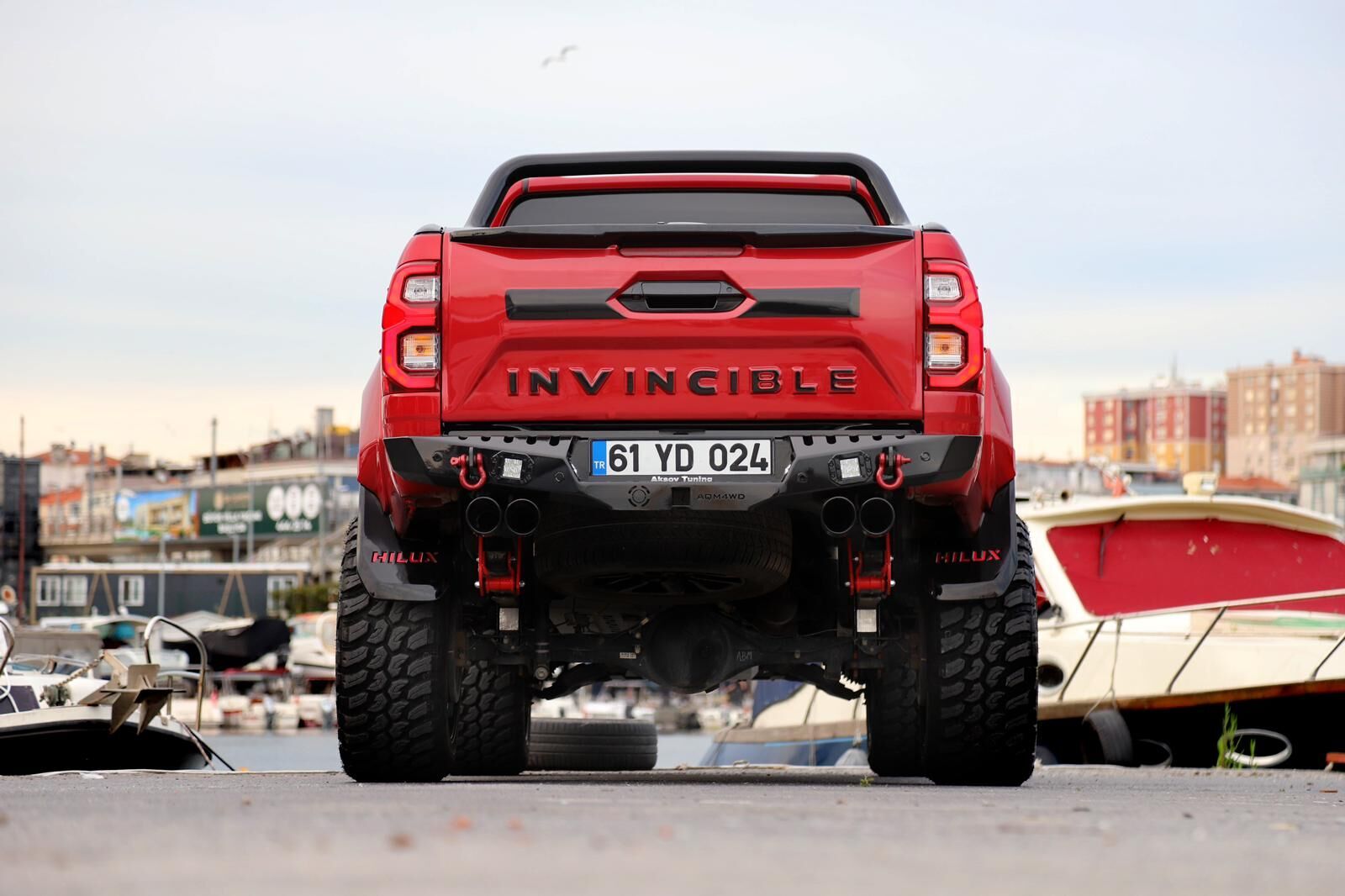 Toyota Hilux Uyumlu Bagaj Kapağı Kaplaması Mat Siyah
