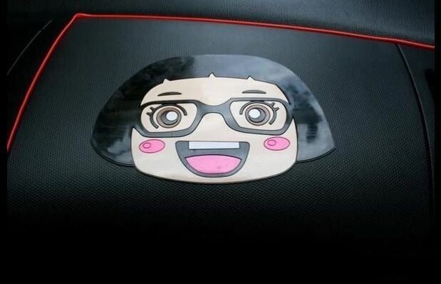 Gözlüklü Kız Torpido Kaydırmaz Ped