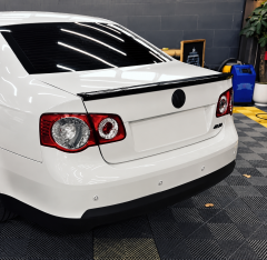Volkswagen Jetta 2006-2012 Uyumlu Spoiler- Piano Black