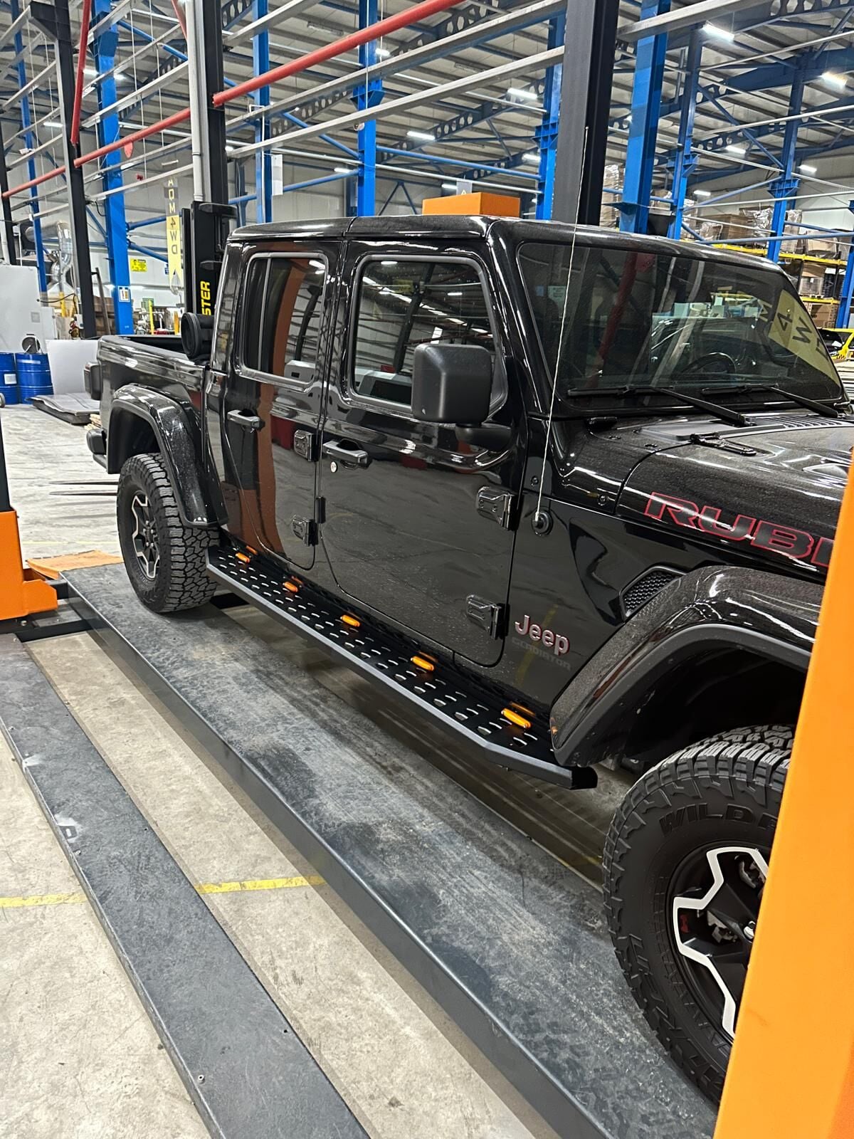 Jeep Wrangler Rubicon JL Sabit Basamak ( pra model )