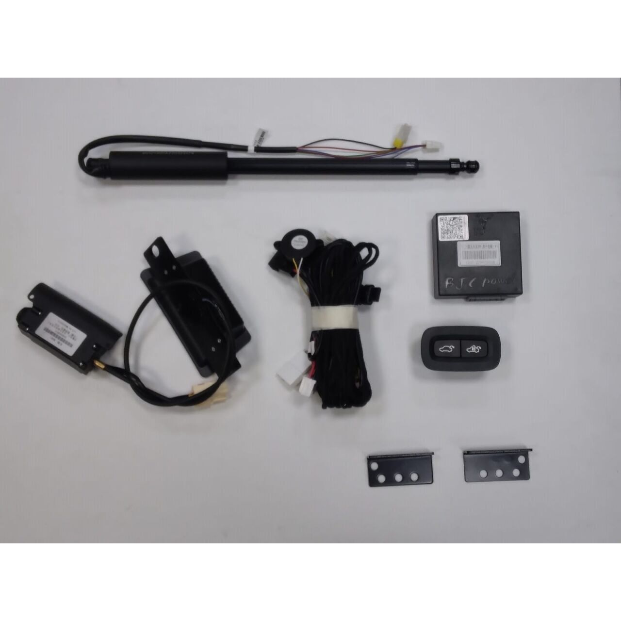 Mercedes C-Serisi W206 Uyumlu Yedek Parça  Tek Motor Otomatik Bagaj Açma