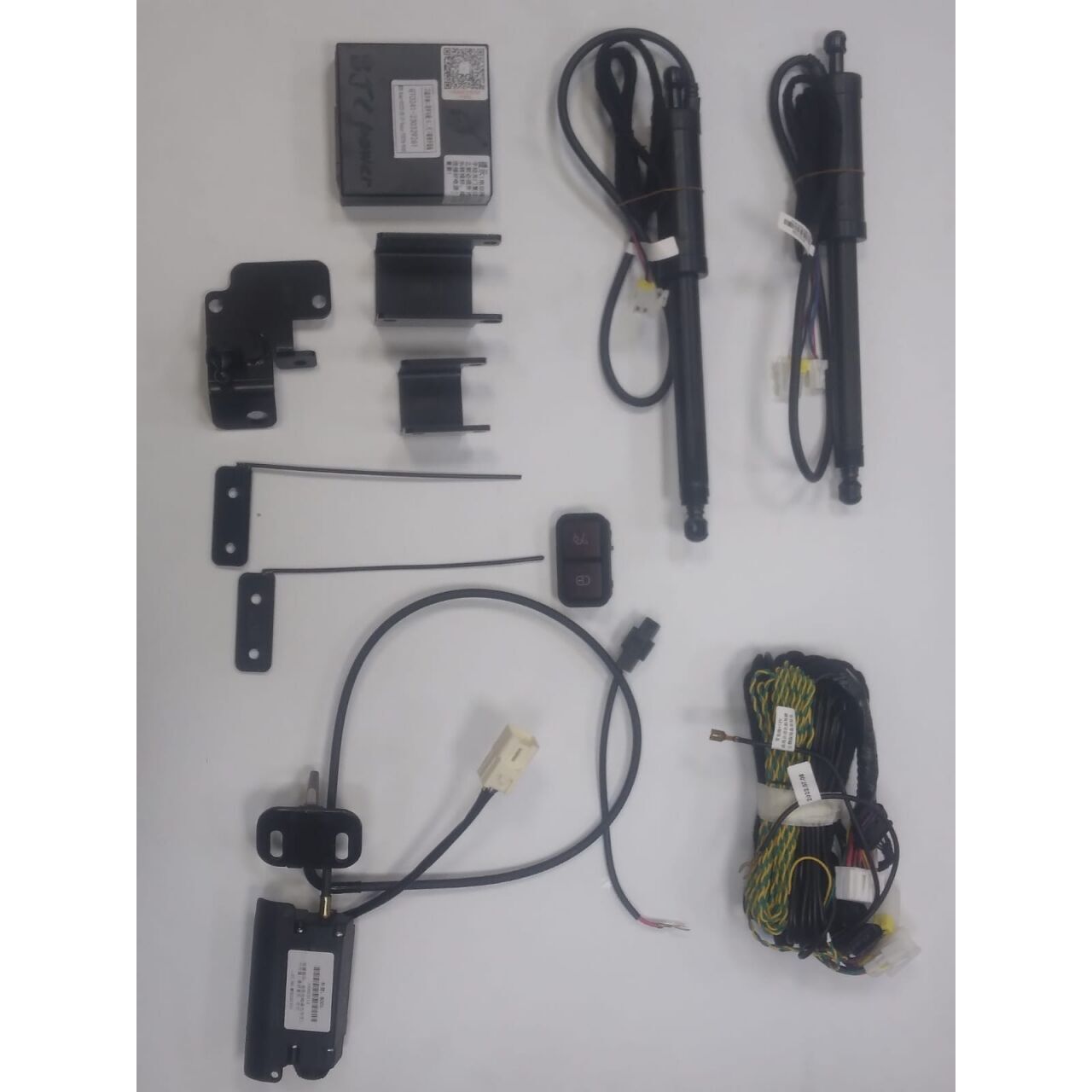 Mercedes C-Class W206 2022+ Uyumlu Çift Motor Otomatik Bagaj Açma