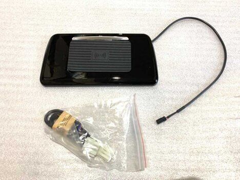 Bmw 5 Serisi F10 2010-2017 Uyumlu Yedek Parça Telefon Şarjı