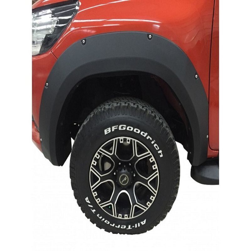 Toyota Hilux 2023 Uyumlu  Çıkıntılı Civatalı Dodik