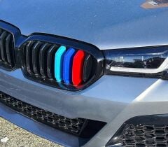 BMW G30 LCI M5 Panjur Parlak Siyah M Renkli