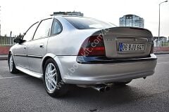 Opel Vectra B Uyumlu Yedek Parça GT Işıklı Spoiler