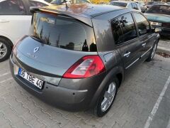 Renault Megane 2 Hb R20 Uyumlu Yedek Parça Spoiler Boyalı Fiber