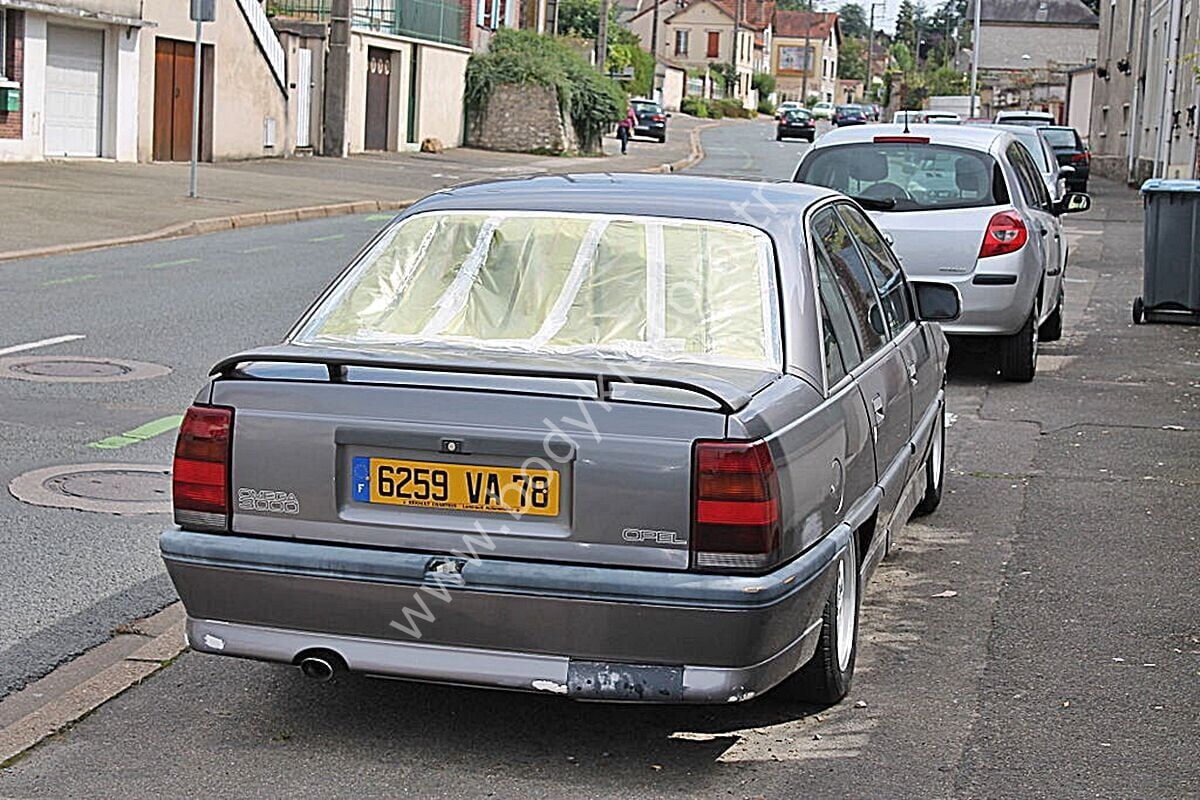 Opel Omega Uyumlu Yedek Parça Spoiler