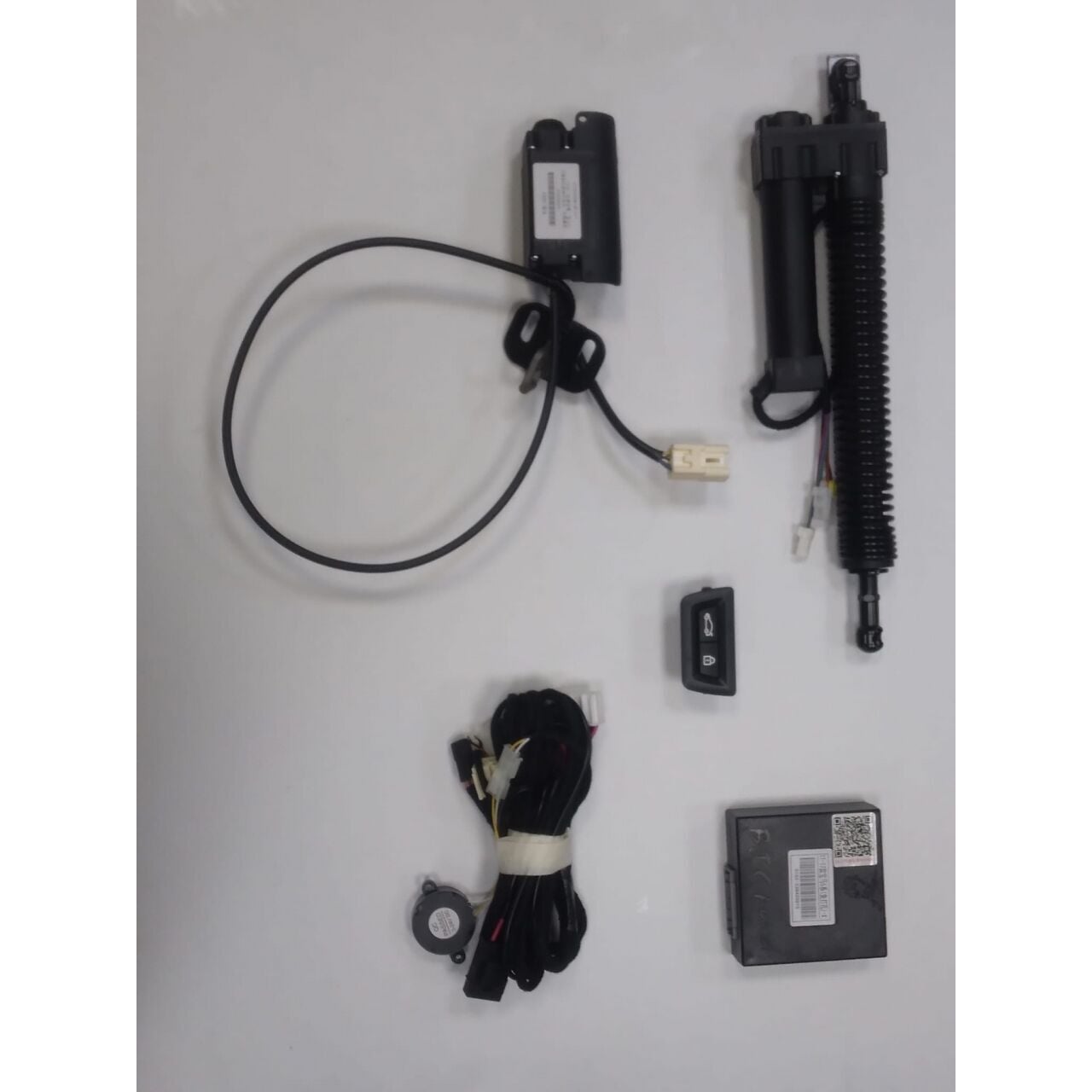 BMW F10 2011-2017 Uyumlu Otomatik Bagaj Açma Tek Motor