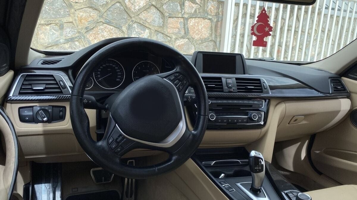 Bmw 3 Serisi F30 Uyumlu Göğüslük Çıtası - Karbon (2 PARÇA)